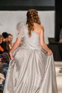 Vestido de noiva cinza